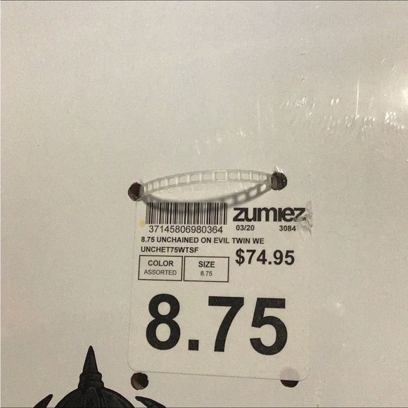 New in plastic Skate Board bought at Zummies - Picture 7 of 9